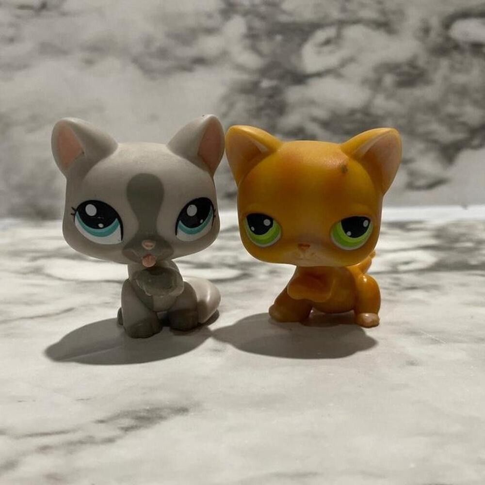 Littlest pet shop paw up cats